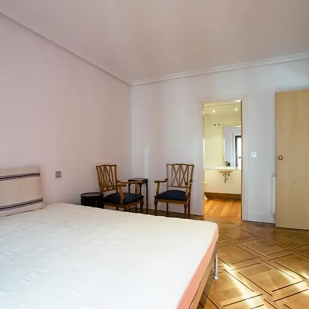 Alderdi Eder By People Apartment