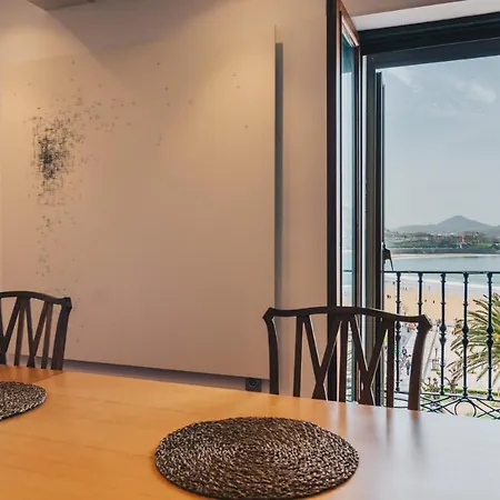 Alderdi Eder By People Apartment