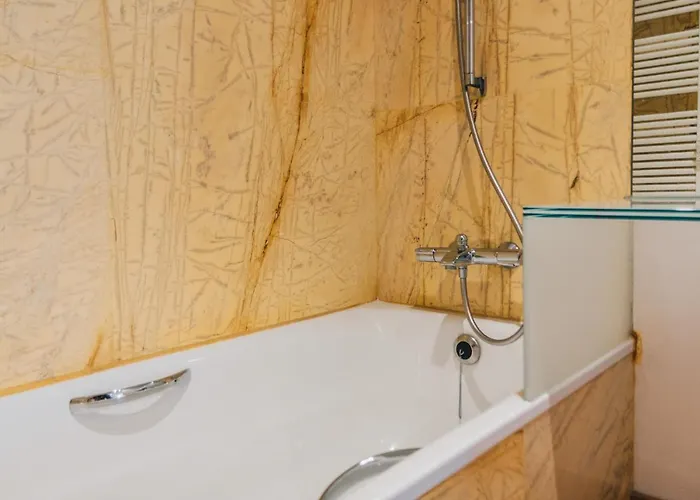 Alderdi Eder By People *