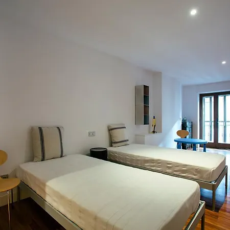 Alderdi Eder By People Сан-Себастьян