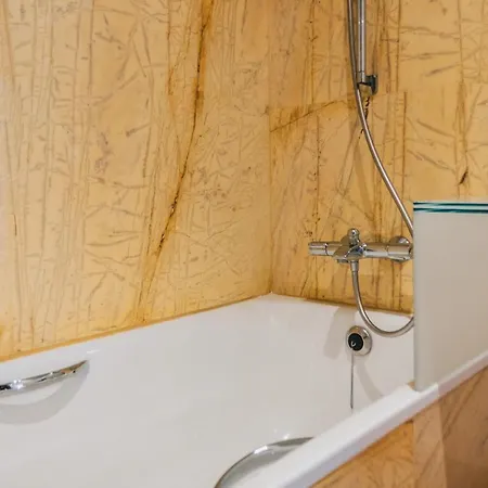 Alderdi Eder By People *