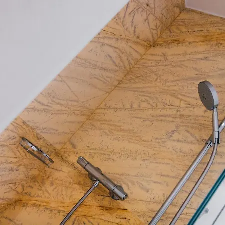 Alderdi Eder By People * Сан-Себастьян