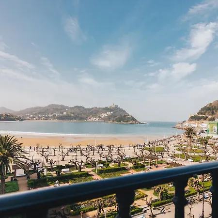 Alderdi Eder By People * Сан-Себастьян