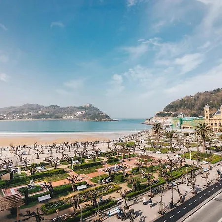 Alderdi Eder By People * San Sebastián